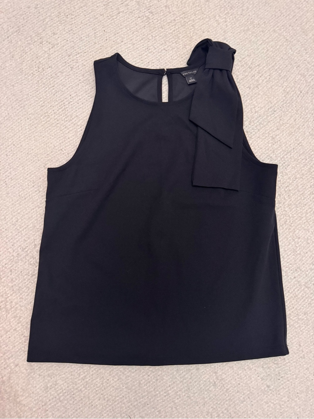 Ann Taylor Black Sleeveless Blouse with shoulder Bow size XSmall